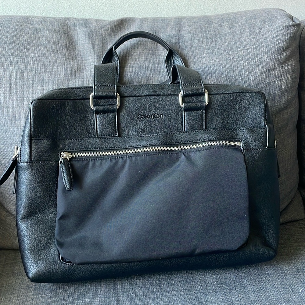 NWOT Calvin Klein pebbled laptop bag